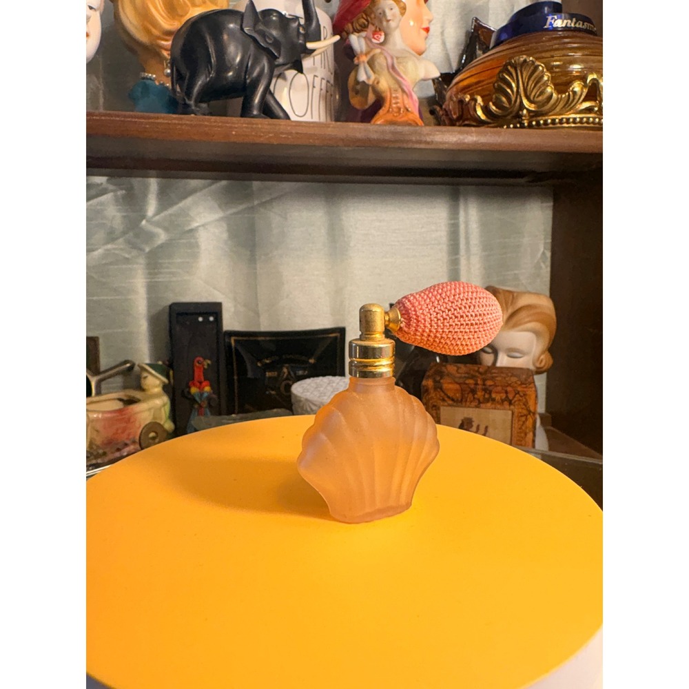 Vintage Frosted Peach Glass Seashell Perfume Bottle Pink Atomizer Squeeze Bulb